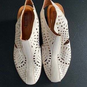Pikolinos